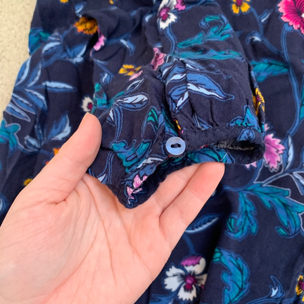 Floral blouse - Picture 2 of 3